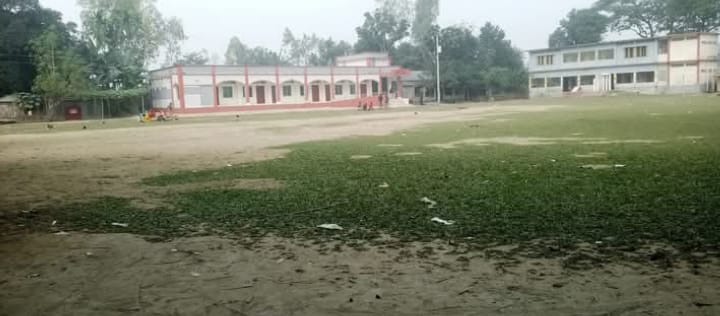 সুবিশাল আধুনিক কম্পিউটার ল্যাব 